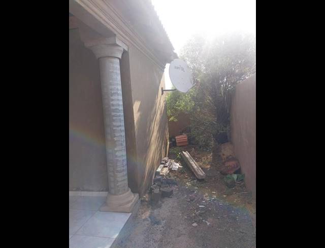 3 BEDROOM HOUSE FOR SALE IN STRETFORD